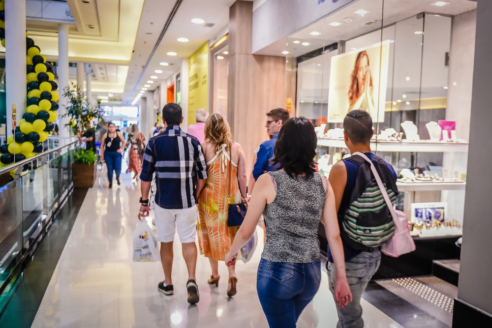 Liberação de trabalho aos domingos e feriados impacta principalmente o comércio; veja o que muda para trabalhadores